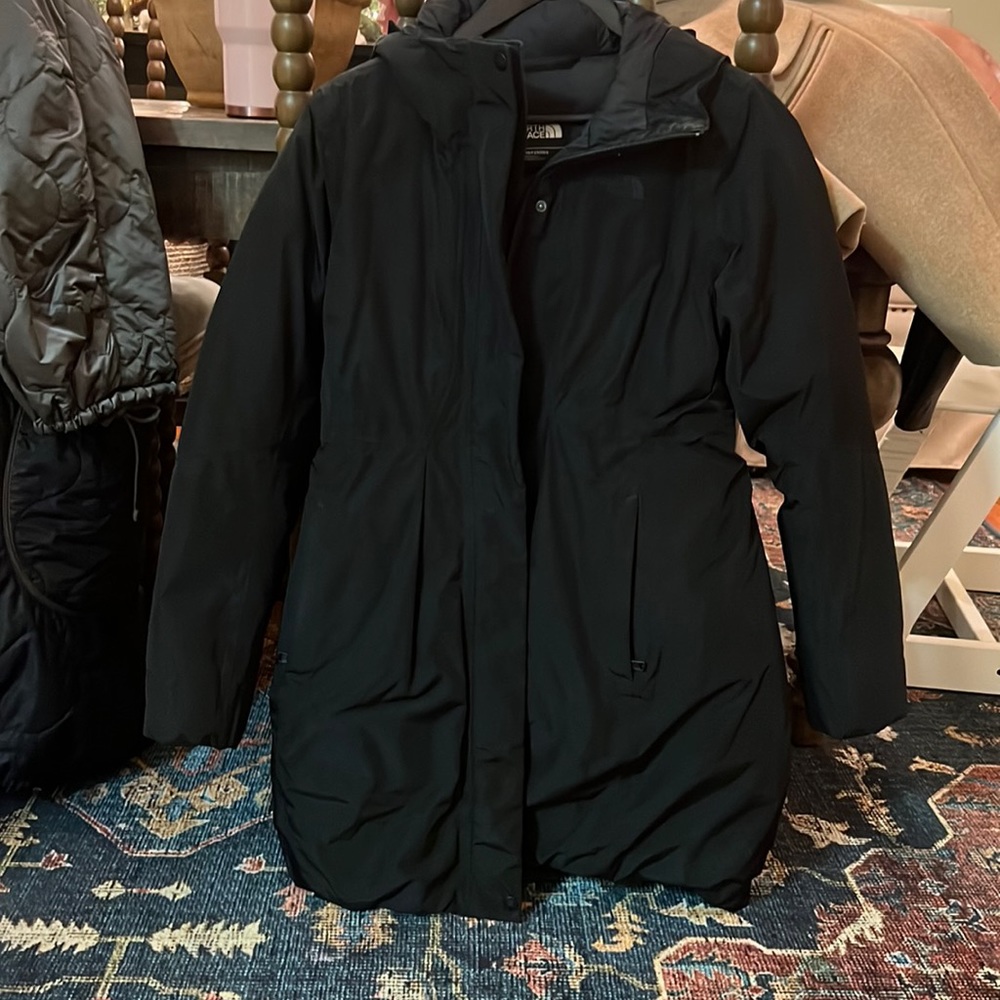 North Face ski jacket with cinched waist and hood